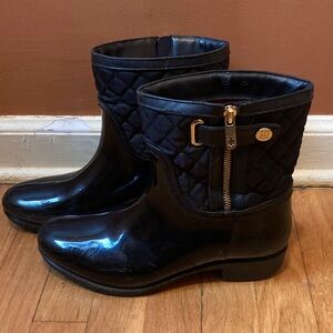 Tommy Hilfiger Francis Black Quilted Ankle Boots - Size 10
